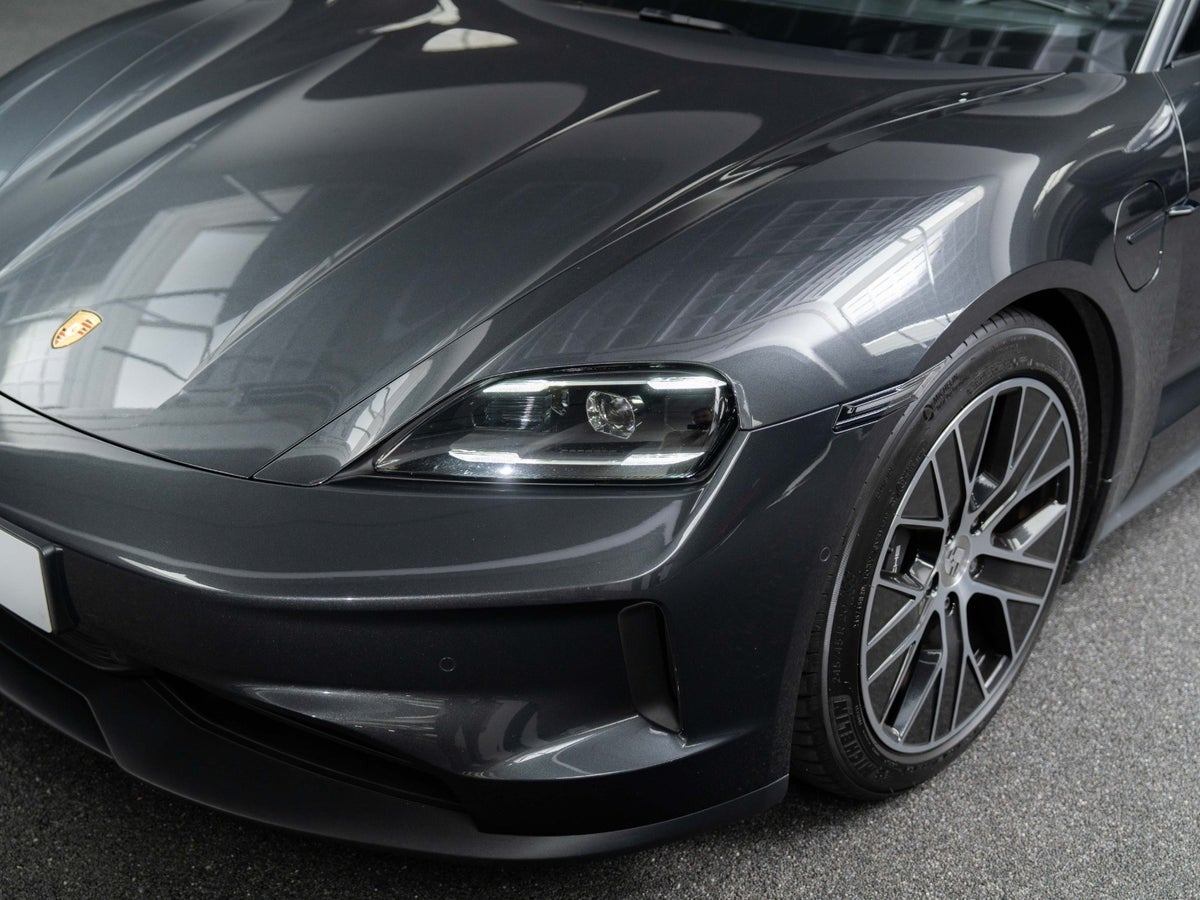 Gallery image 6 of 18