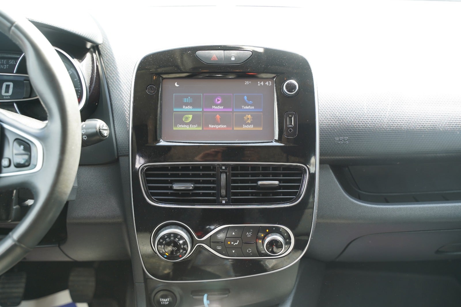 Billede af Renault Clio IV 1,5 dCi 90 Zen Sport Tourer