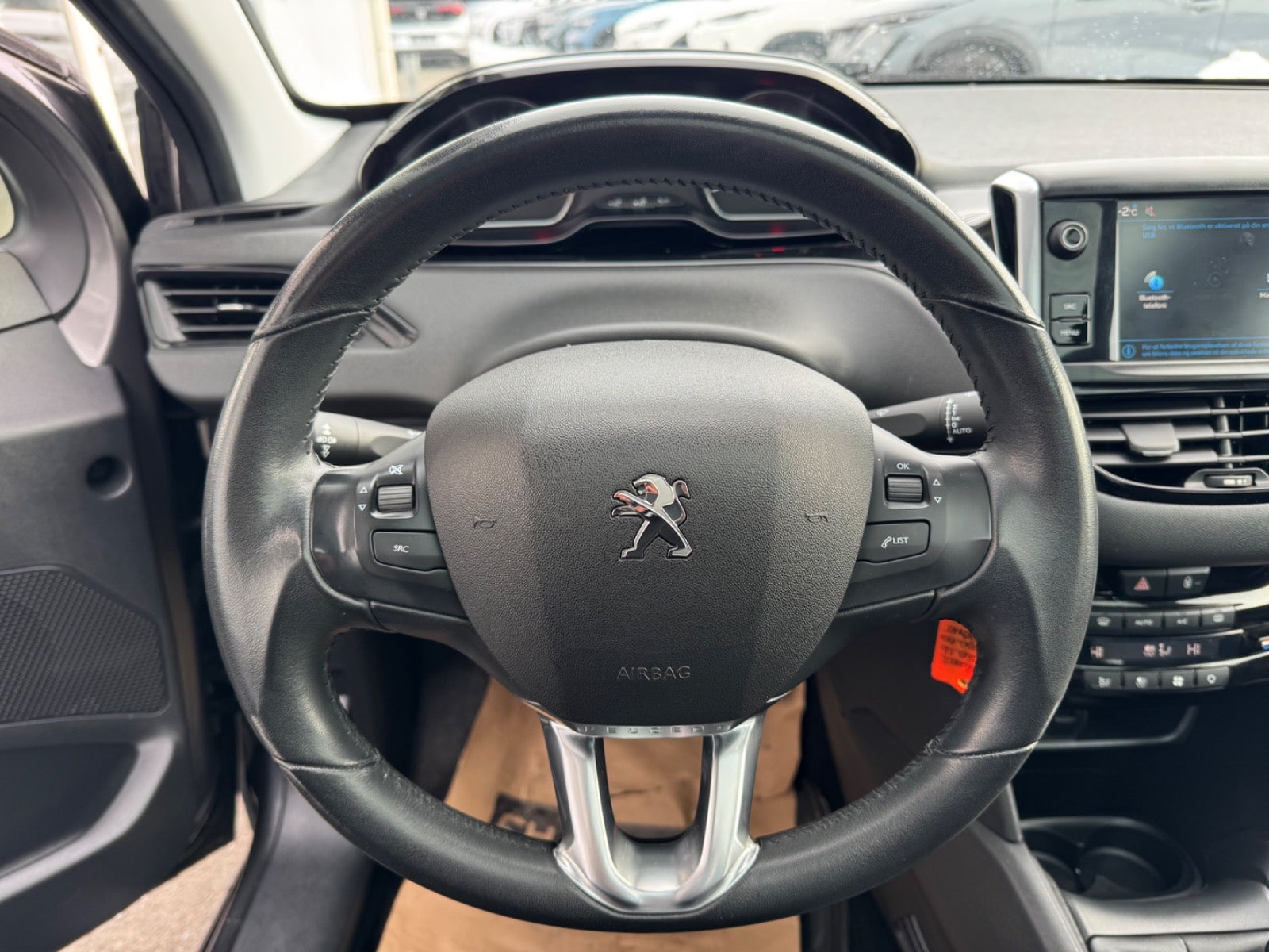 Billede af Peugeot 208 1,5 BlueHDi 100 Signature Sky