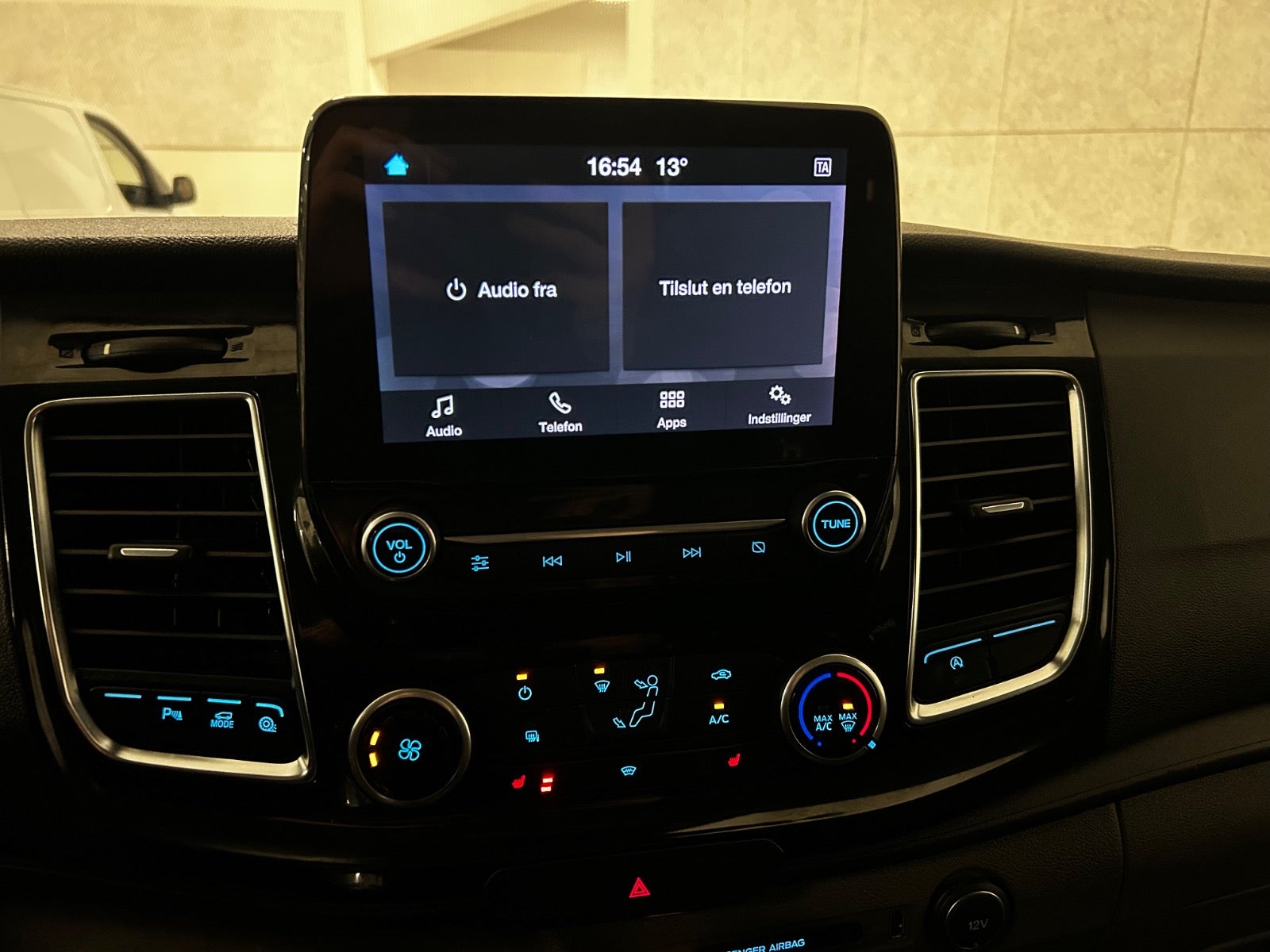 Billede af Ford Transit Custom 320L 2,0 TDCi 185 Sport