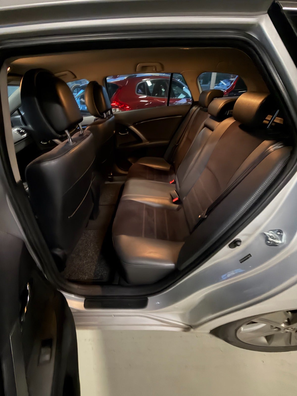 Billede af Toyota Avensis 2,0 D-4D T2 Premium stc.