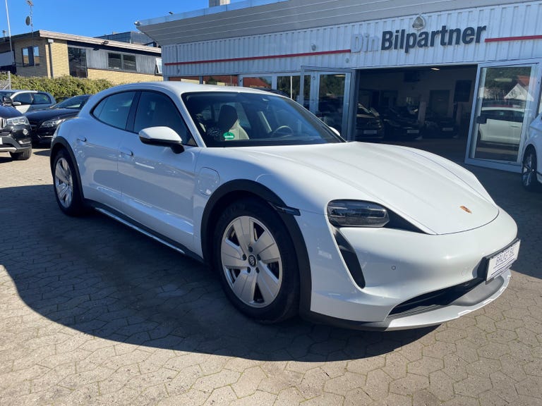 Porsche Taycan 4 Performance+ Cross Turismo