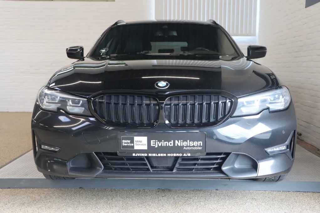 BMW 330e Touring Sport Line aut.