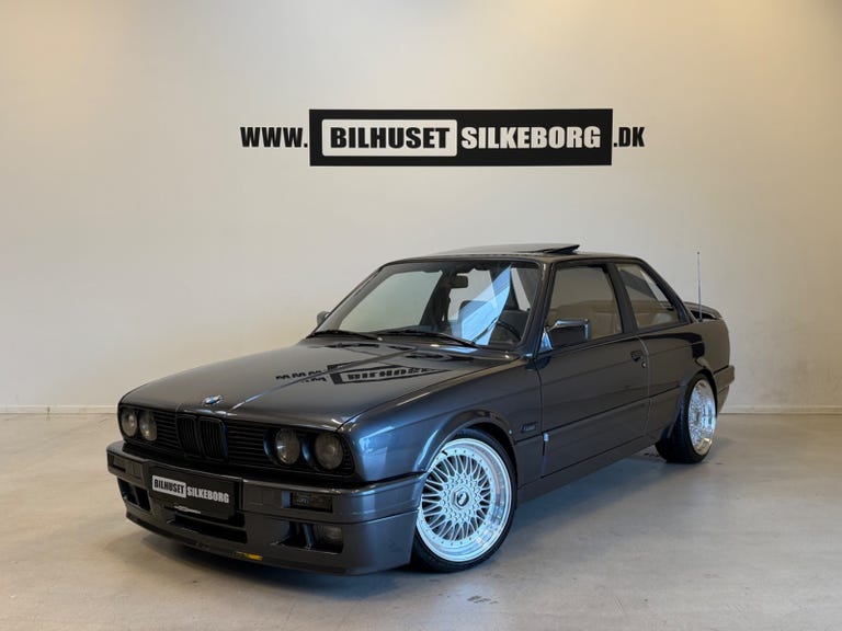 BMW 320i 