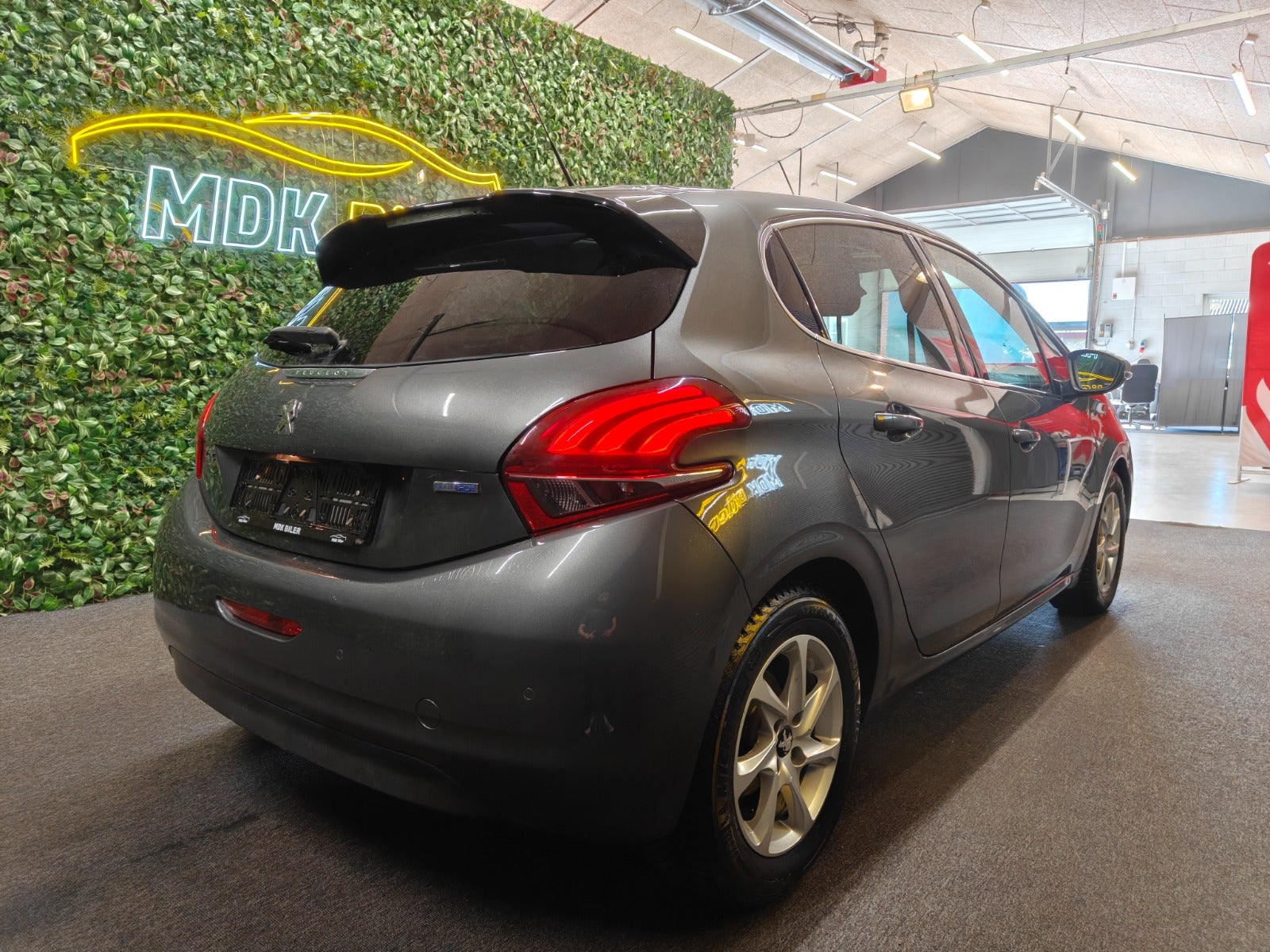 Billede af Peugeot 208 1,6 BlueHDi 100 Allure Sky