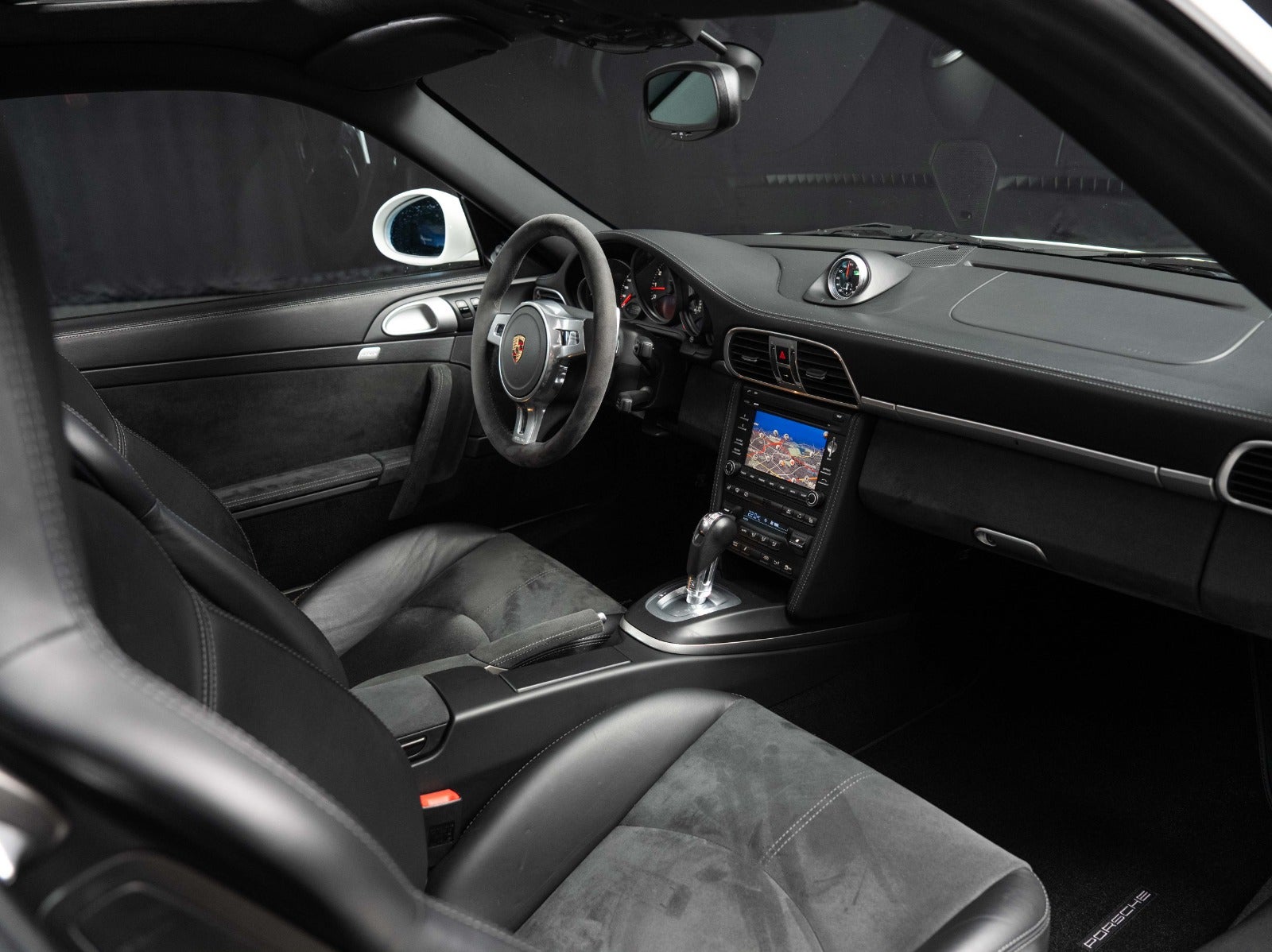 Gallery image 16 of 18