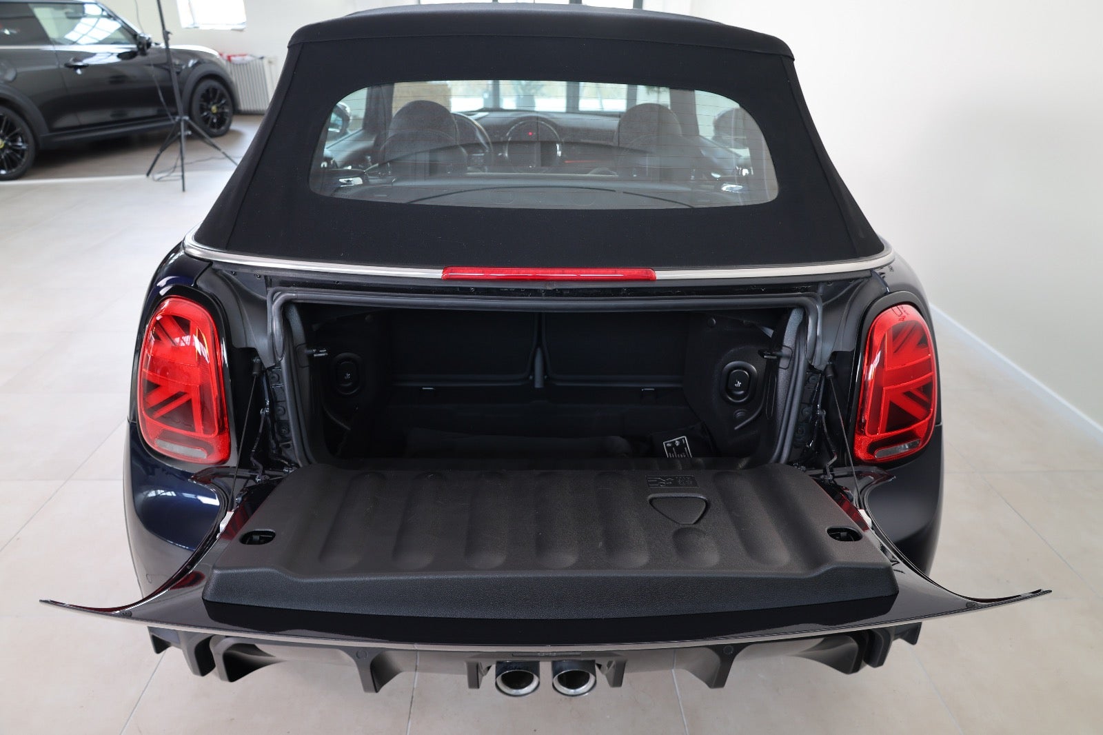 MINI Cooper S 2,0 JC Works Cabriolet aut. 2d - 16