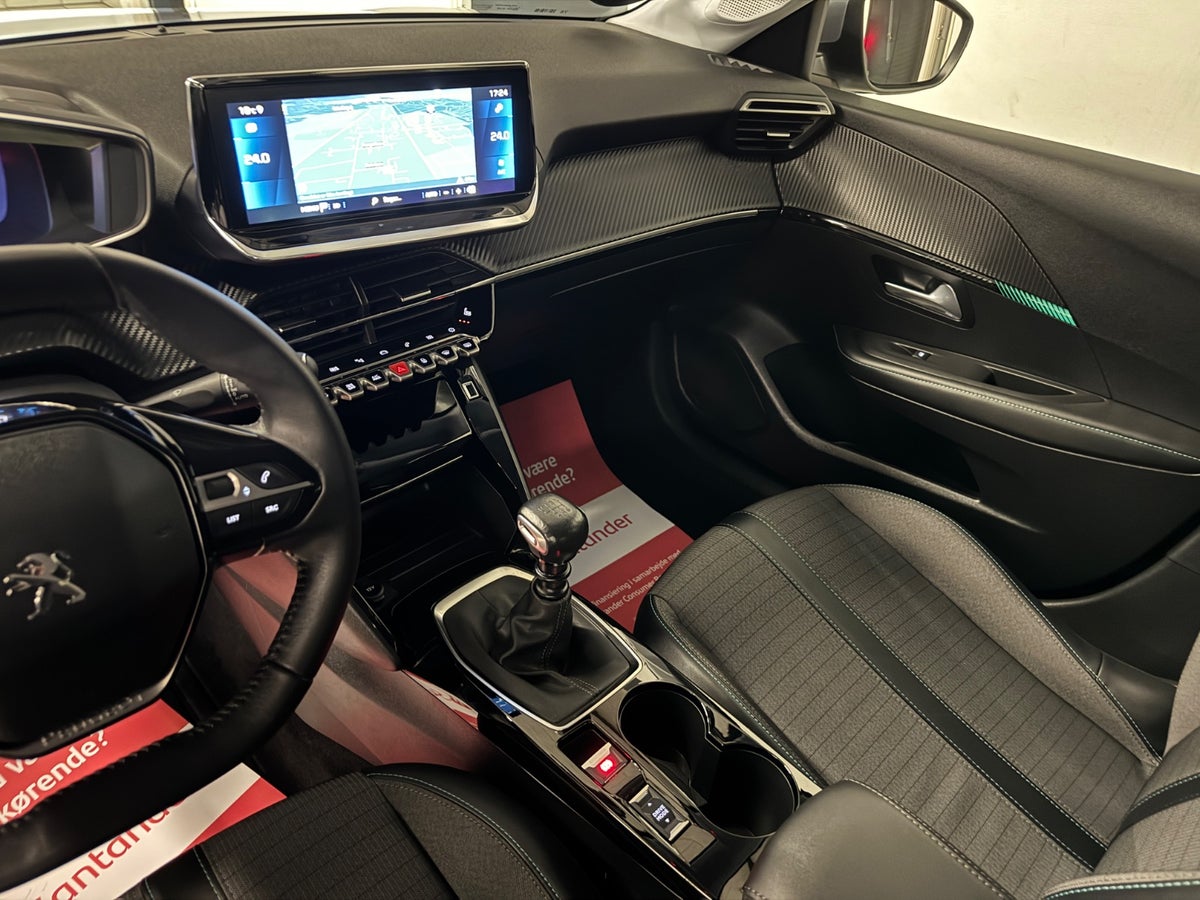 Peugeot 208 PureTech 100 Platin Sport Peugeot 208 PureTech 100 Platin Sport