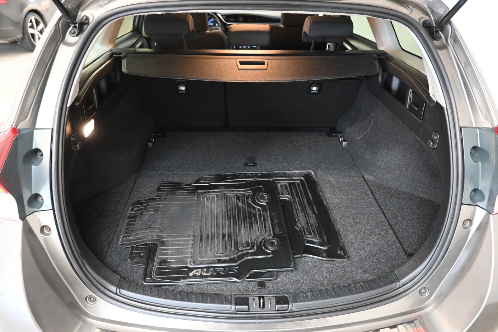 Toyota Auris Hybrid H2 Comfort Touring Sports CVT