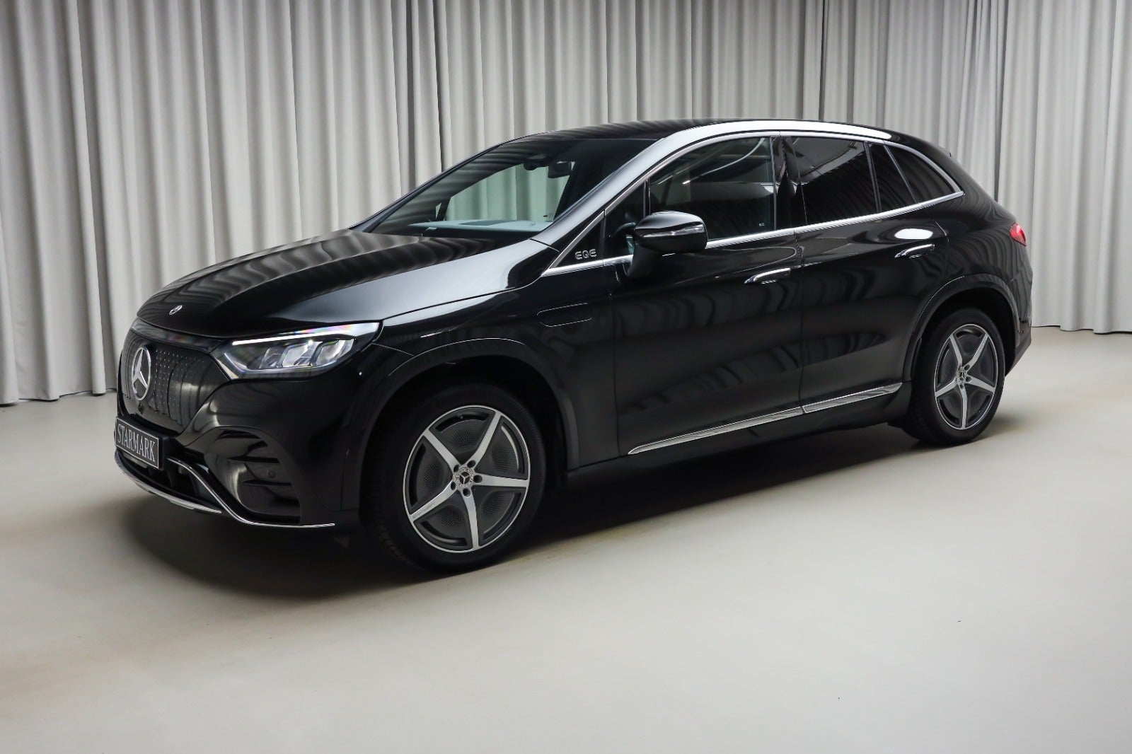 Mercedes-Benz EQE 350 SUV (1/8)