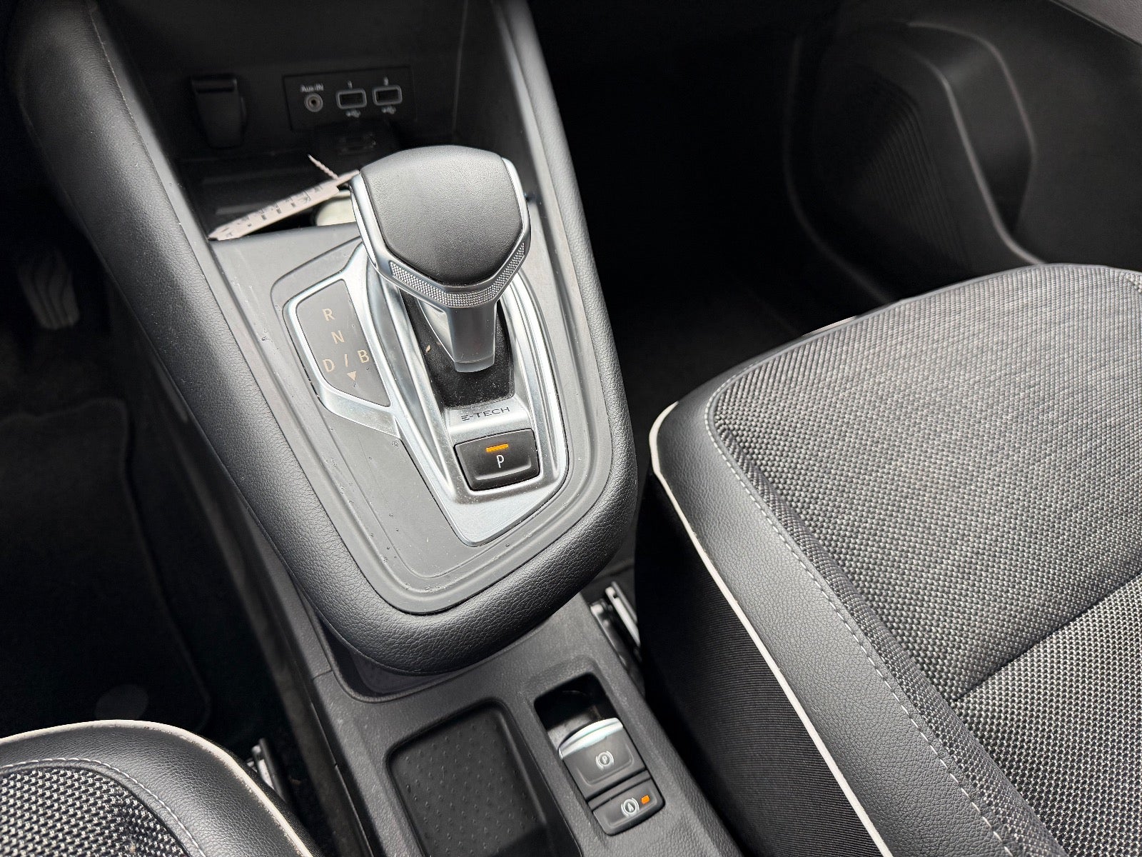 Billede af Renault Captur 1,6 E-Tech Intens