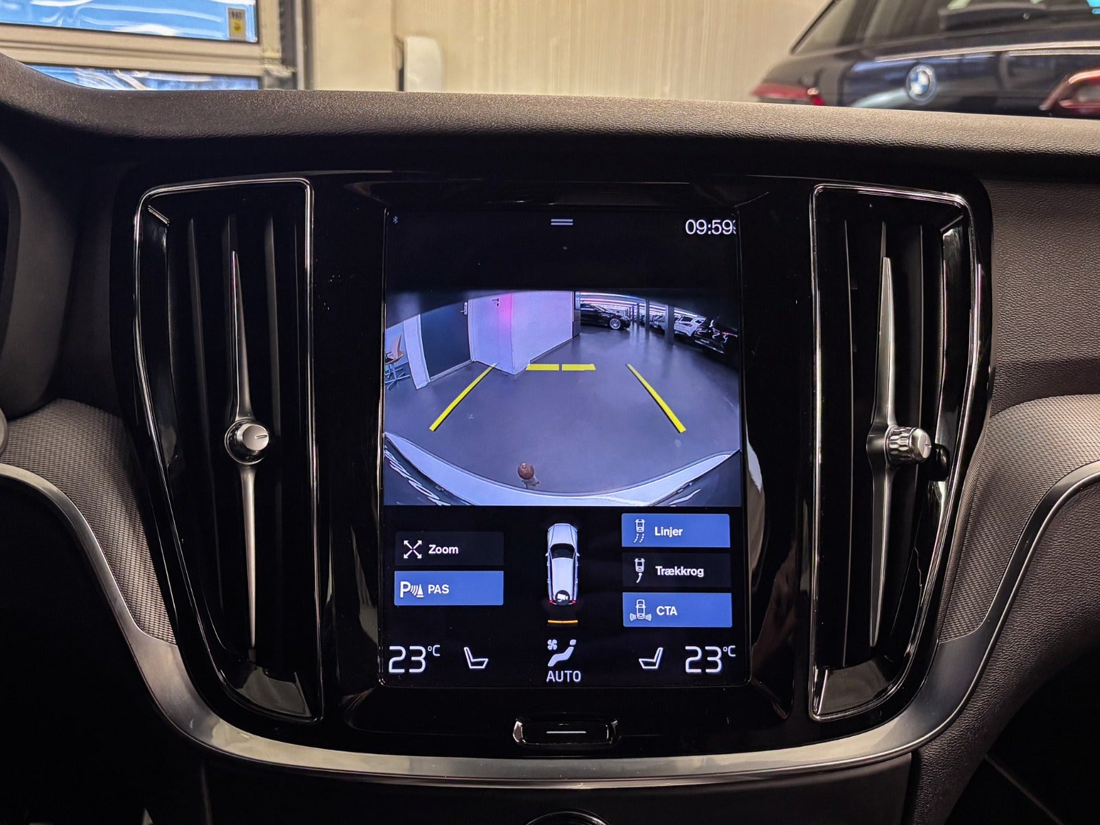 Billede af Volvo V60 2,0 B4 197 R-Design aut.