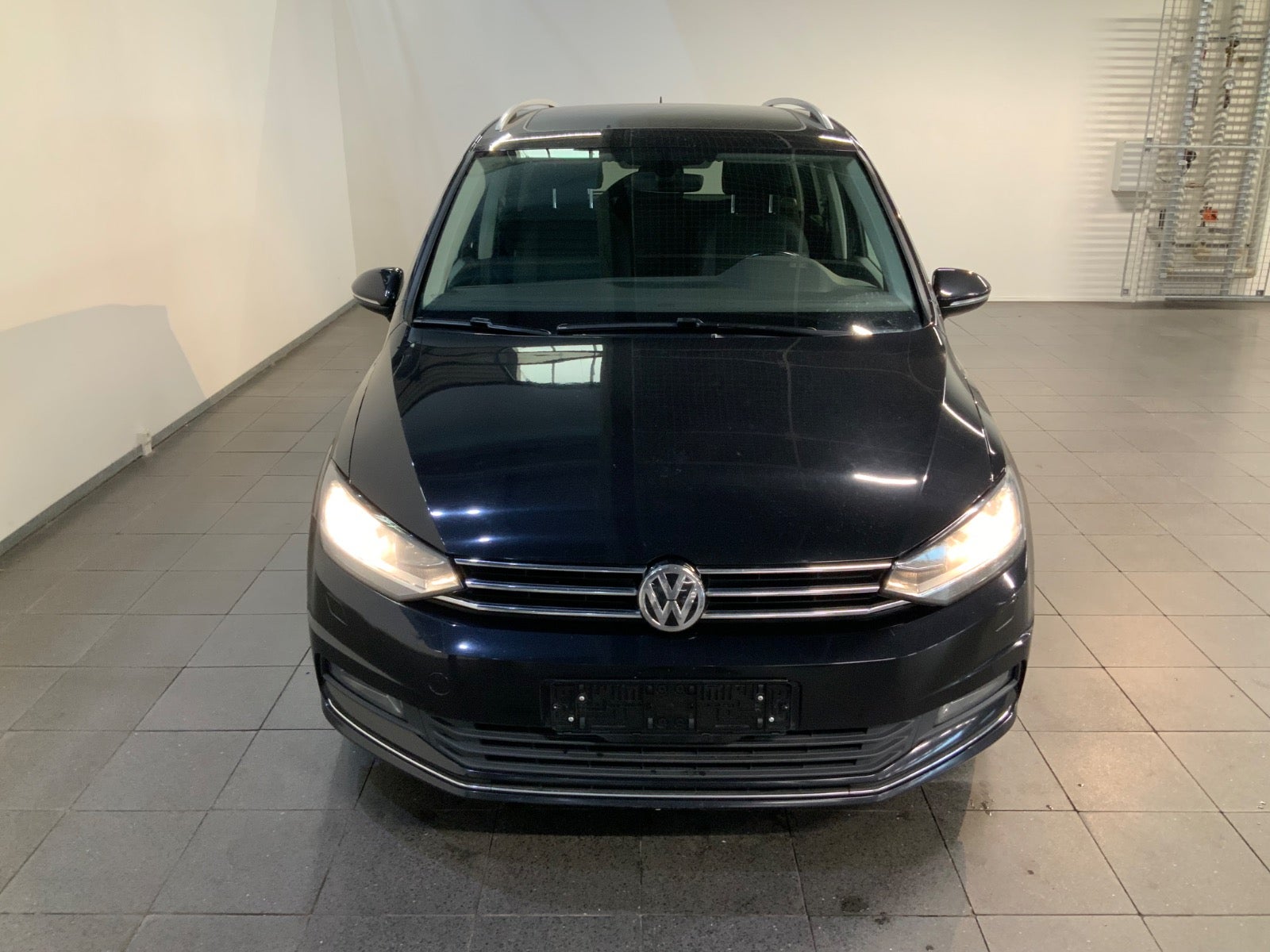 VW Touran (2/8)