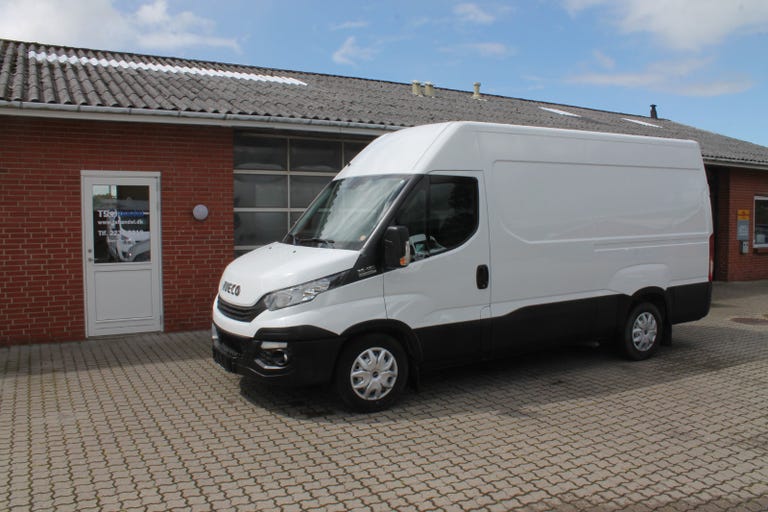 Iveco Daily 35S18 12m³ Van AG8