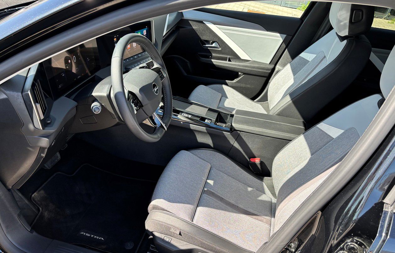 Billede af Opel Astra 1,2 T 130 Elegance aut.
