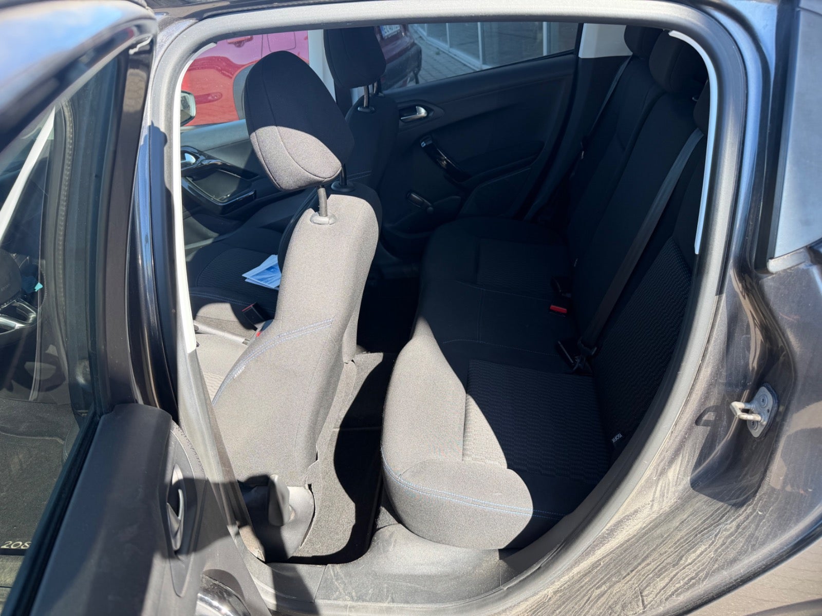 Billede af Peugeot 208 1,5 BlueHDi 100 Signature+