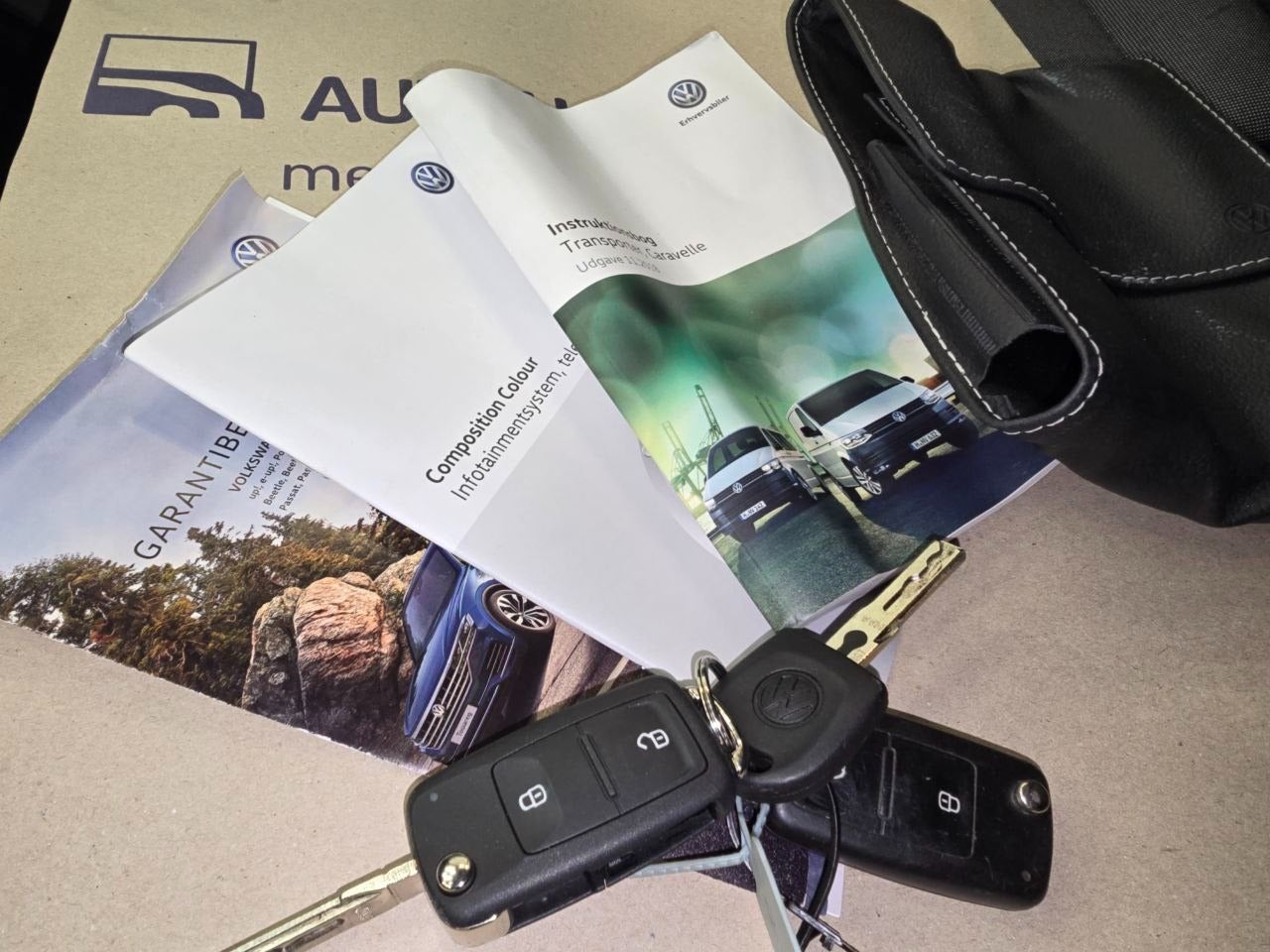 VW Transporter TDi 102 Kassevogn lang