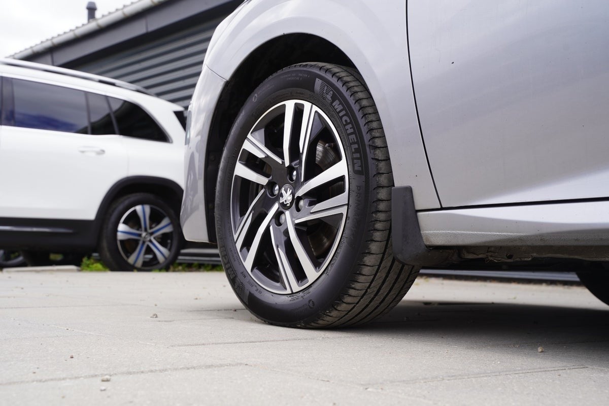 Billede af Peugeot 208 1,5 BlueHDi 100 Allure Sky