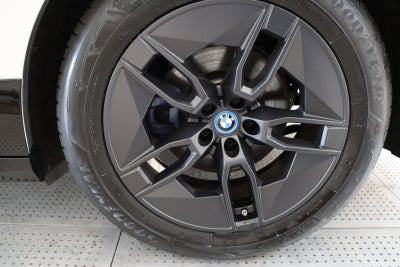BMW iX xDrive40 Fully Charged