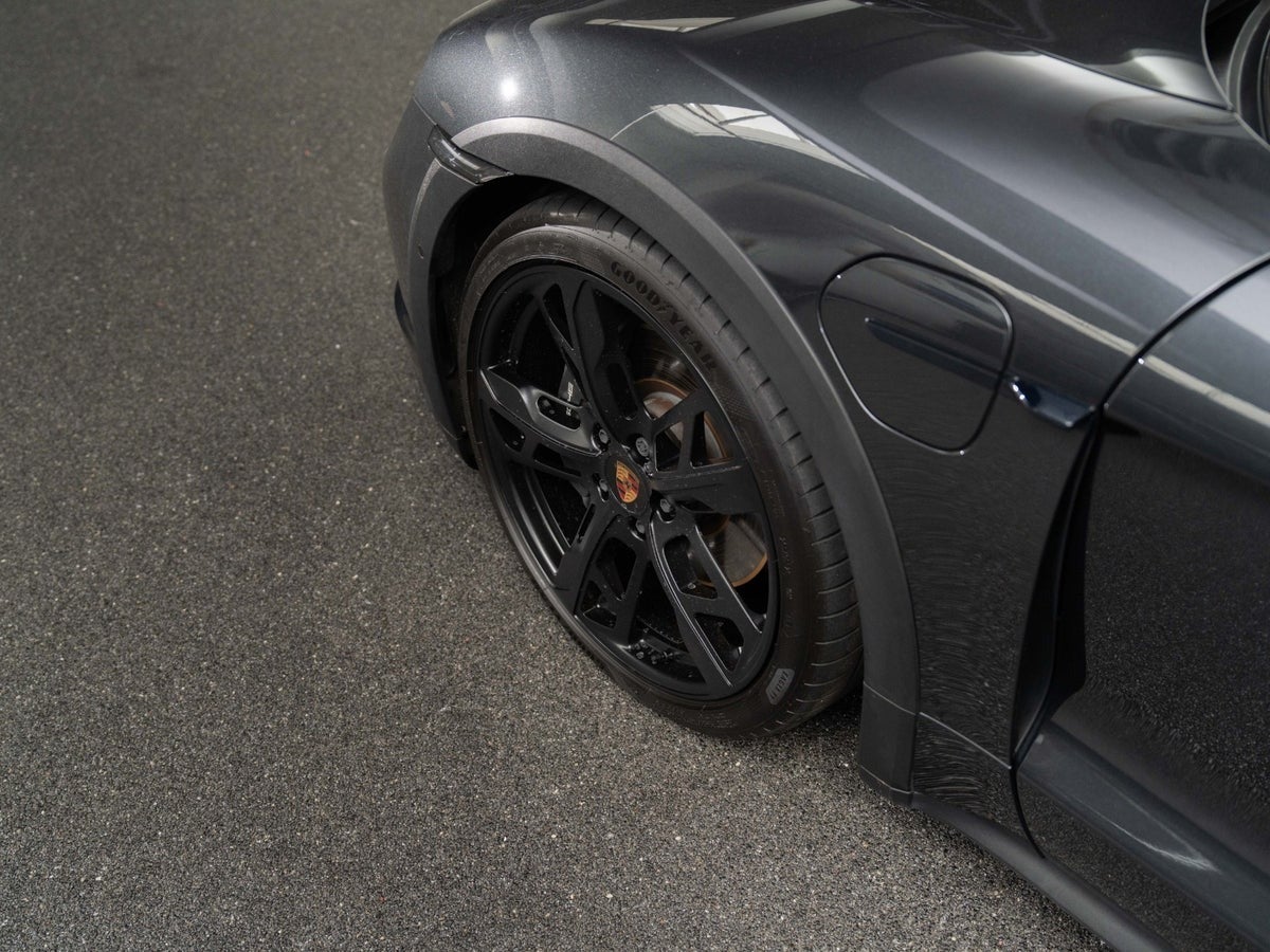 Gallery image 7 of 18