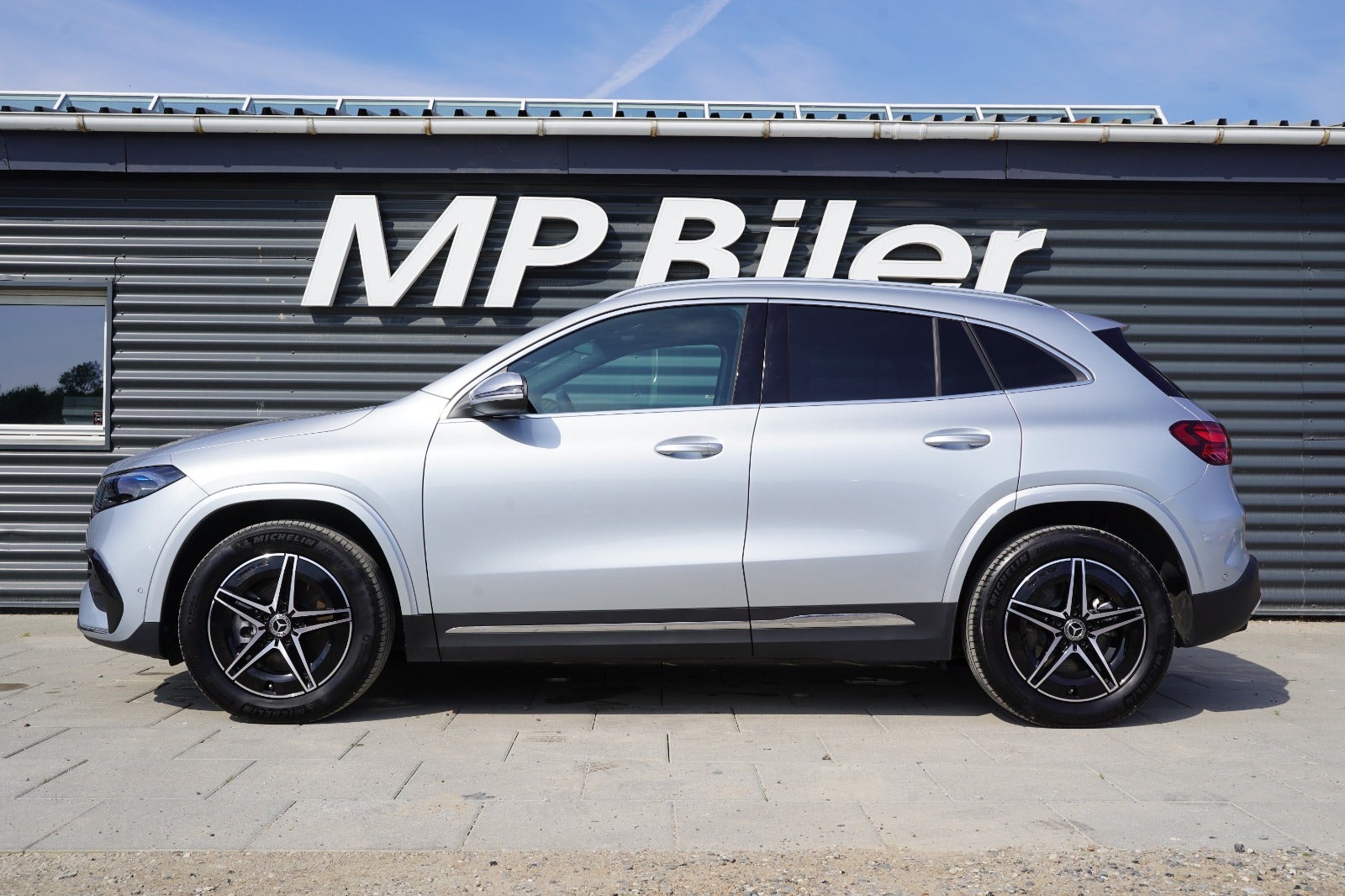 Billede af Mercedes EQA350  AMG Line 4Matic