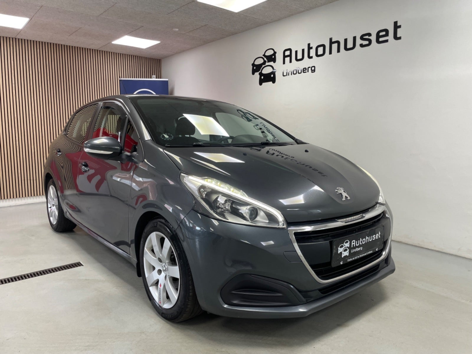 Peugeot 208 2015