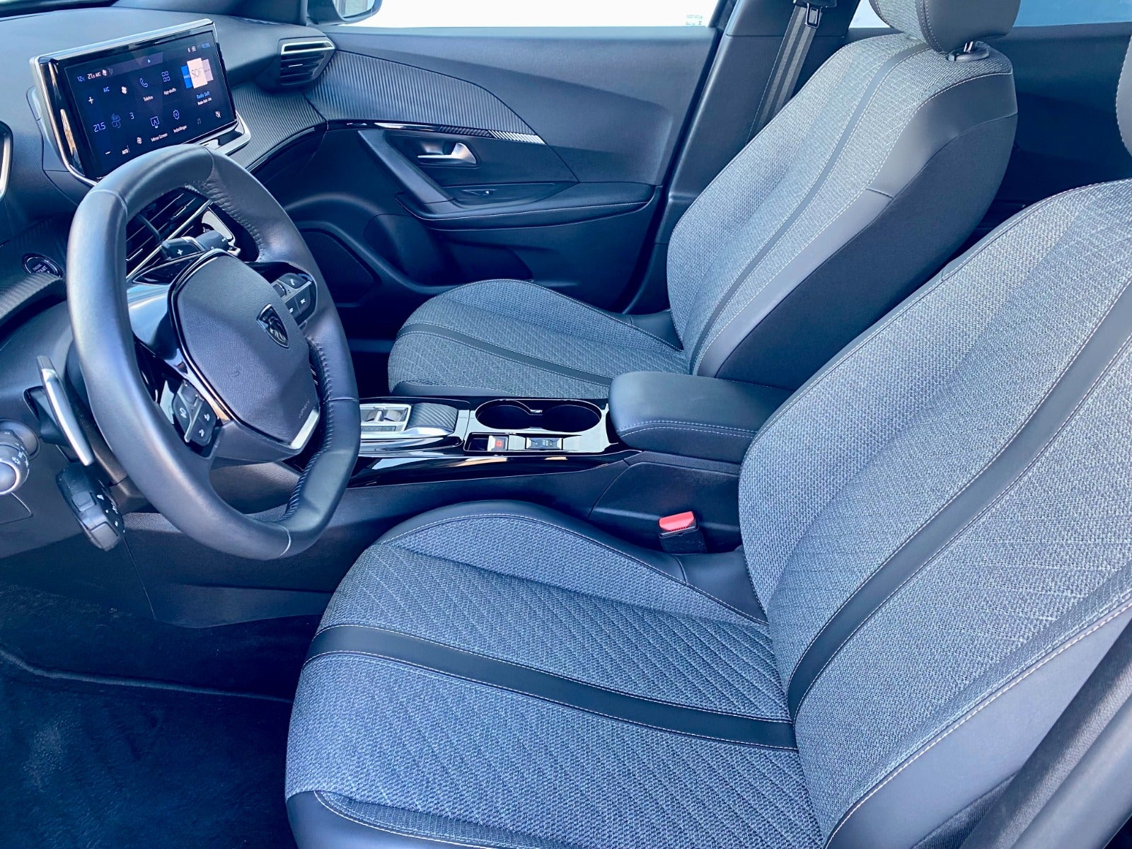 Billede af Peugeot 2008 1,2 PureTech 130 Allure EAT8