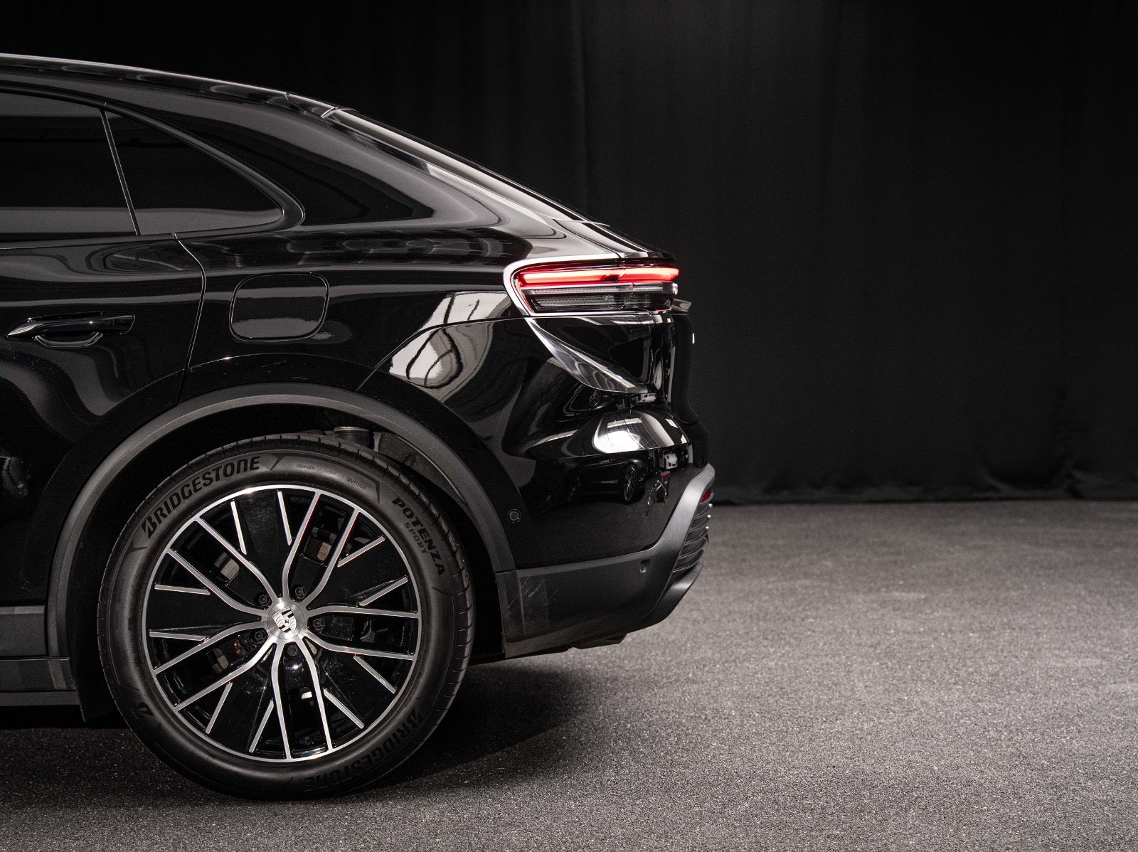 Gallery image 4 of 18