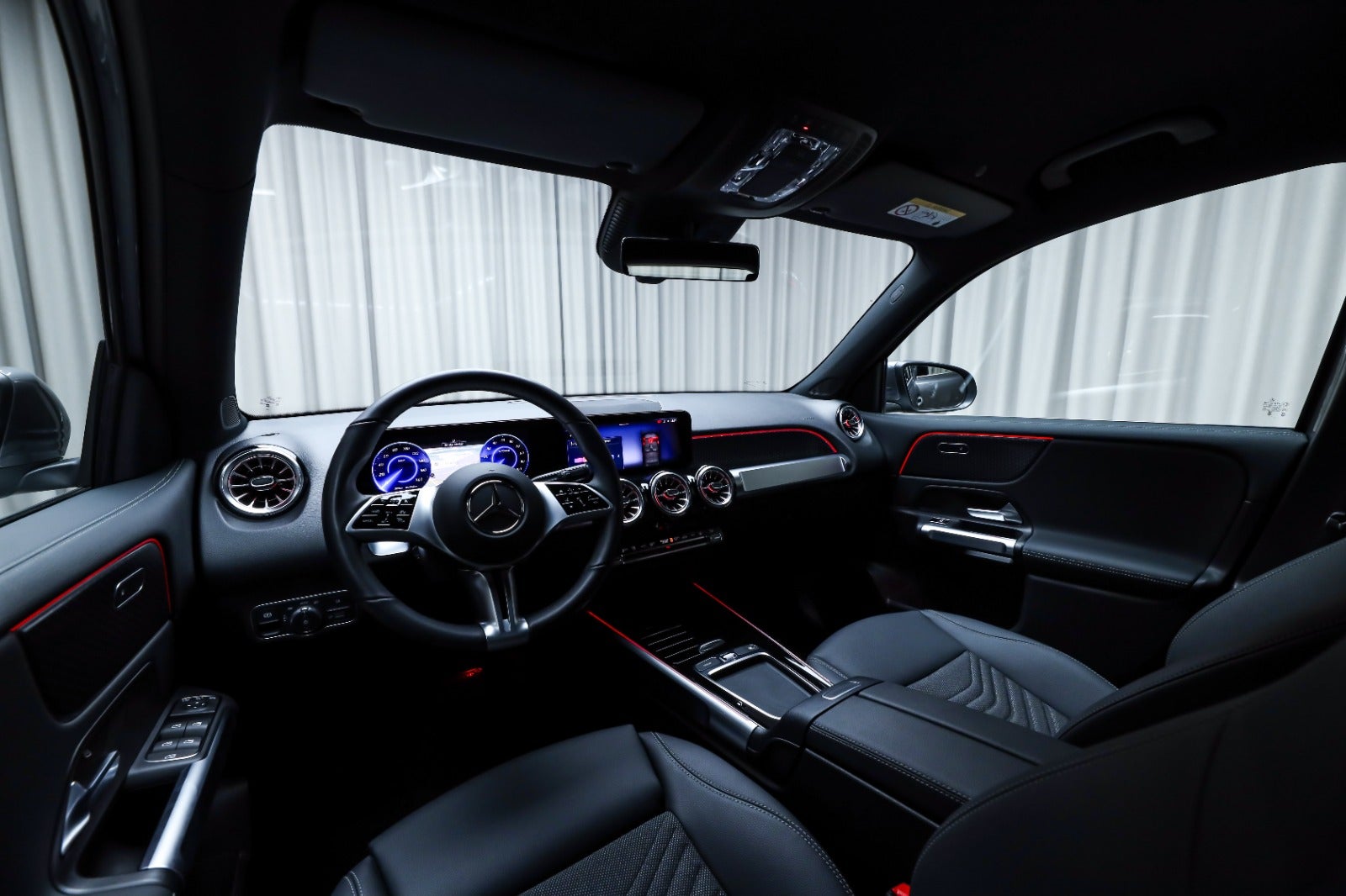 Mercedes-Benz EQB 250+ (4/8)