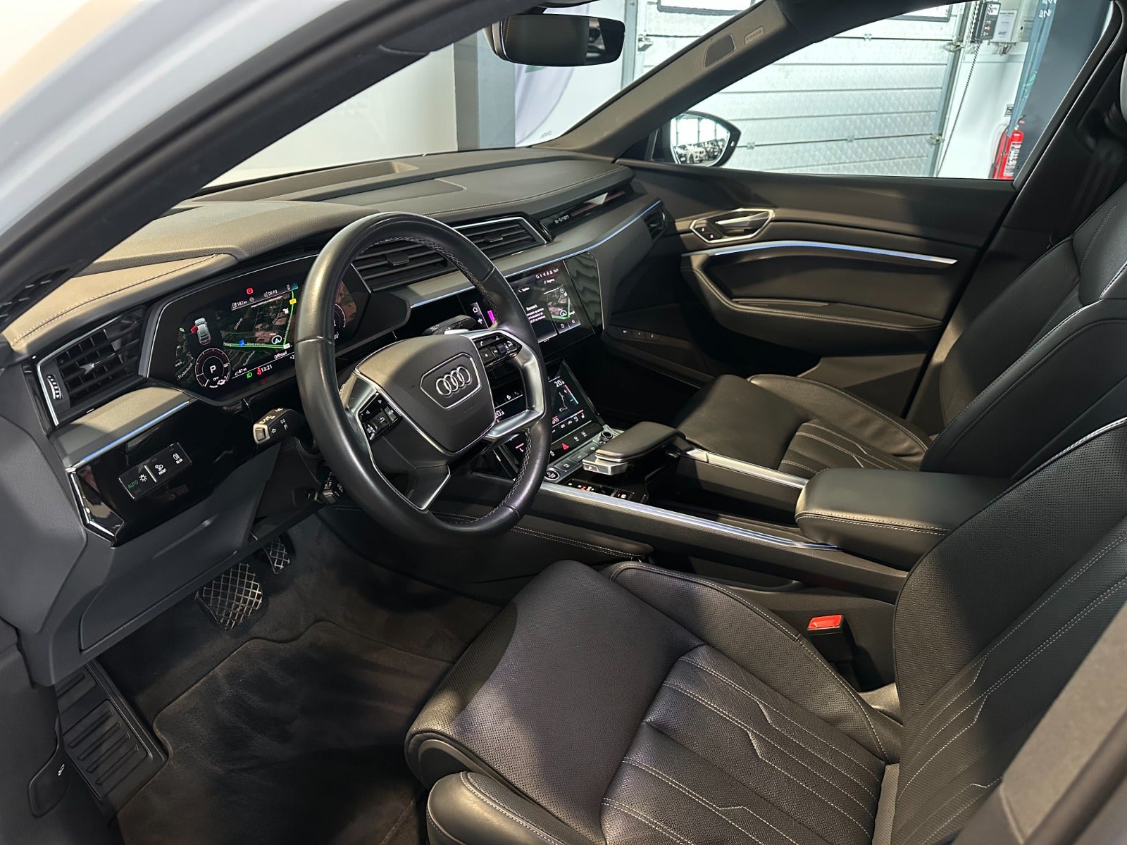 Audi Q8 e-tron 55 Sportback quattro 5d - 7