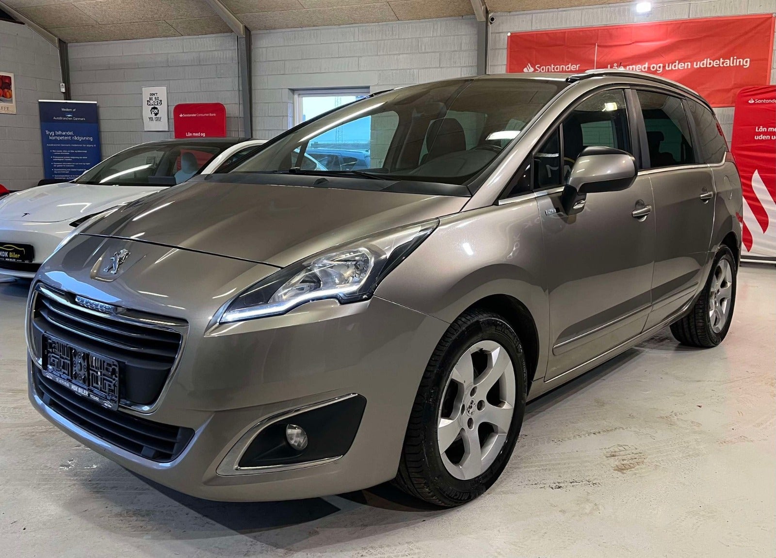 Billede af Peugeot 5008 1,6 BlueHDi 120 Allure 7prs