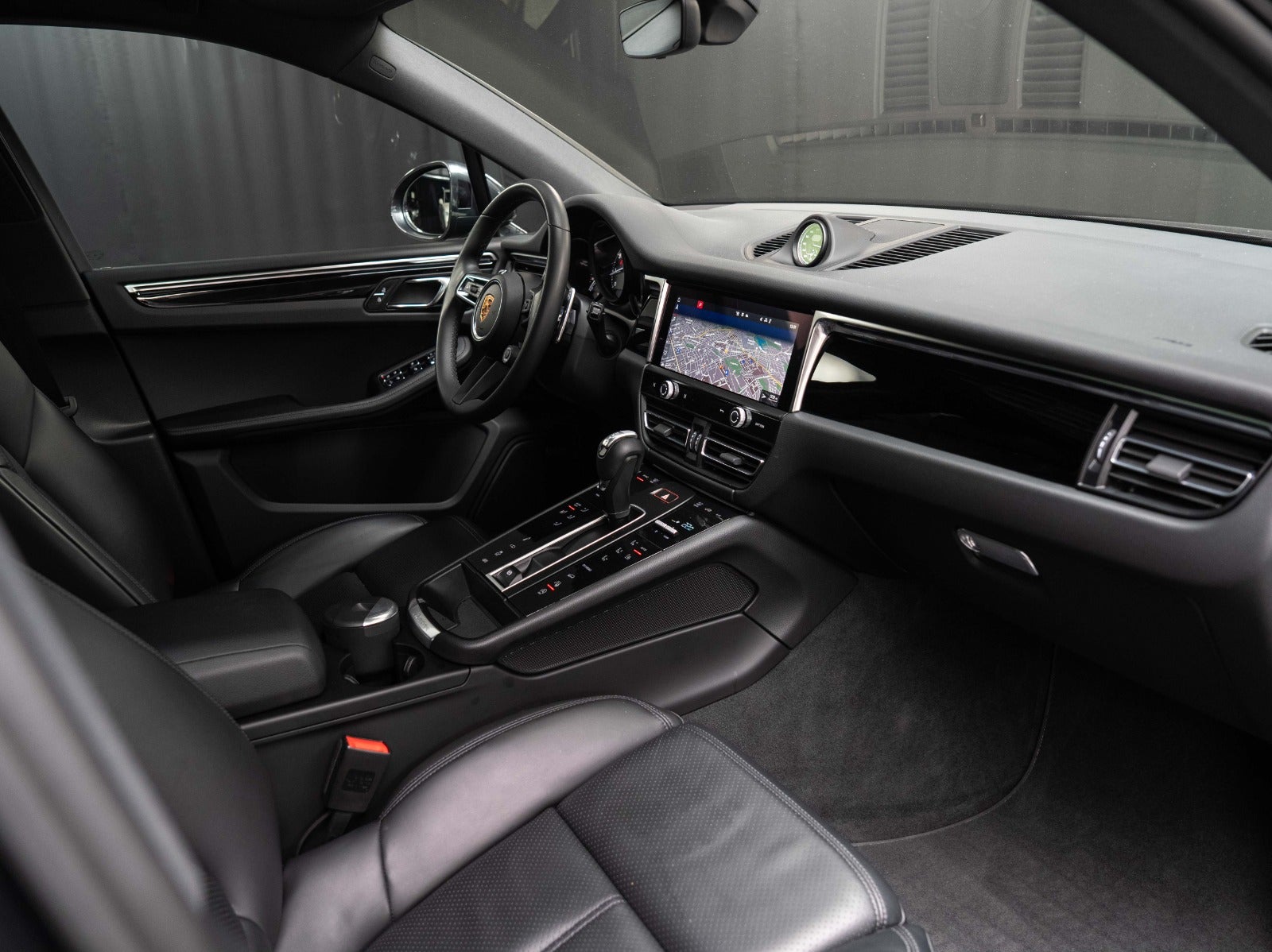 Gallery image 17 of 19