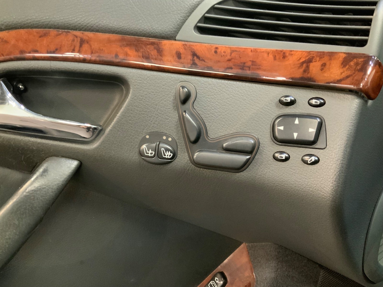 Mercedes-Benz S 320