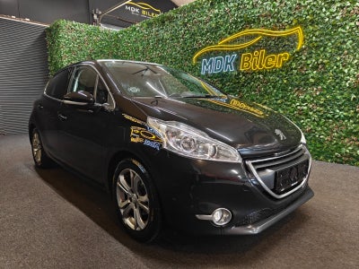 Peugeot 208 1,2 VTi Allure Sky 5d