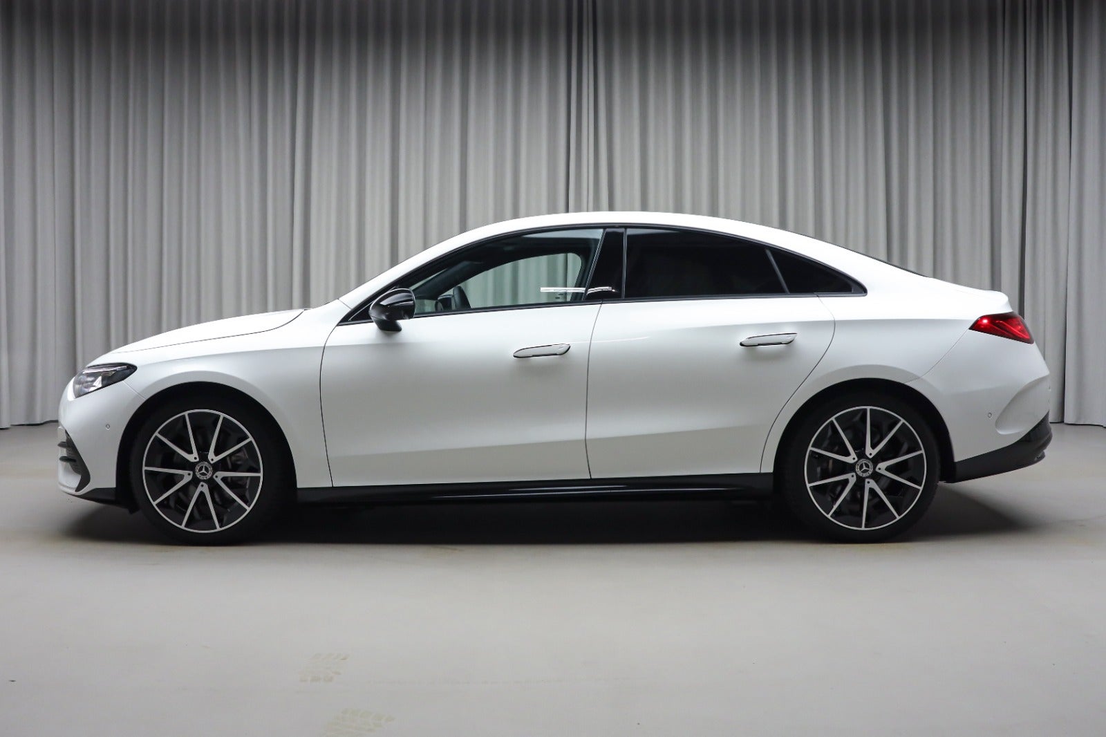 Mercedes-Benz CLA 250+ (4/8)