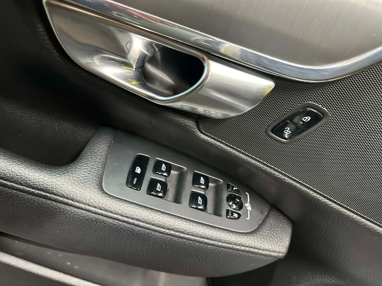 Billede af Volvo S90 2,0 T4 190 Momentum aut.