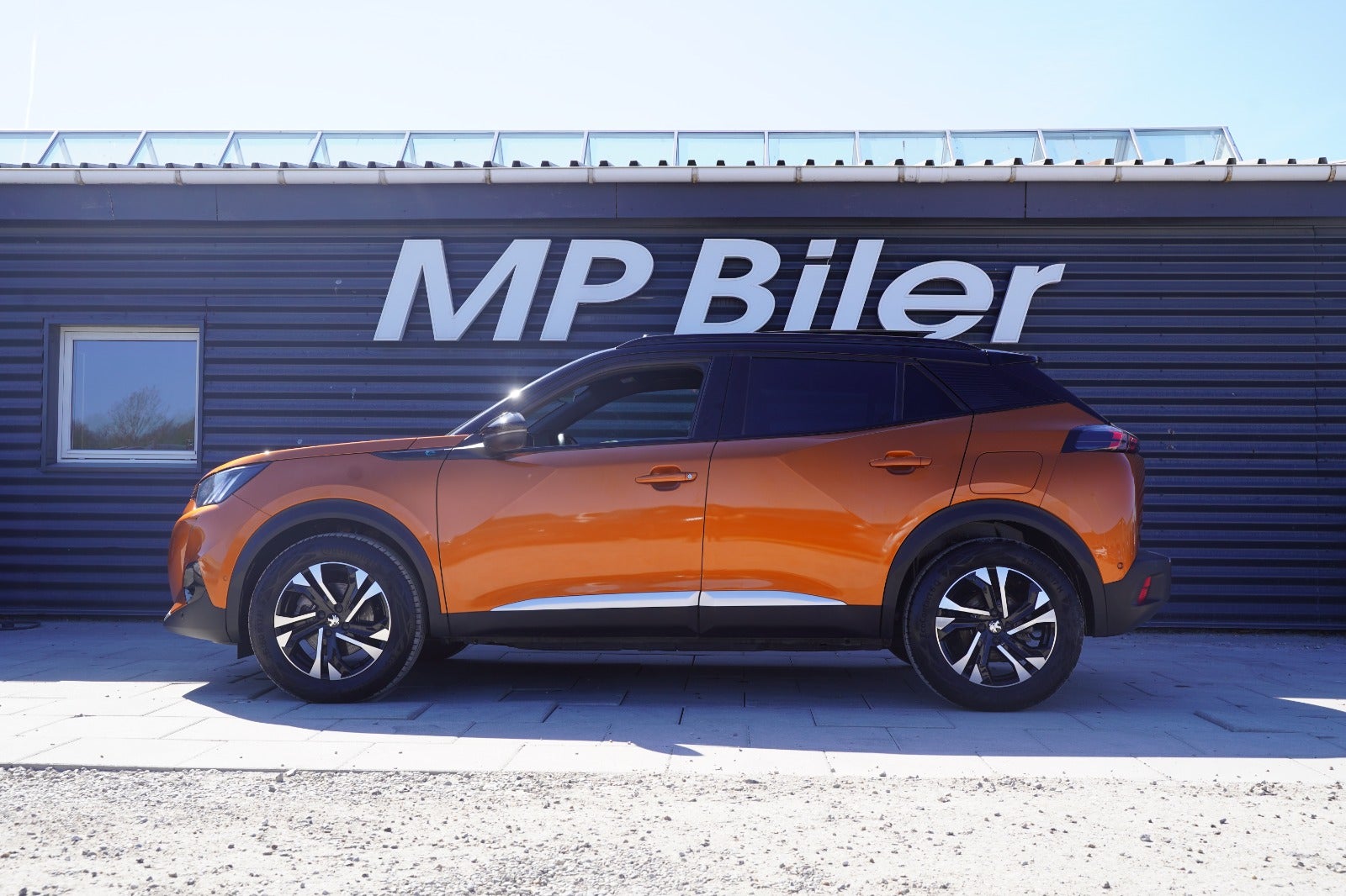 Billede af Peugeot e-2008 50 GT Sky
