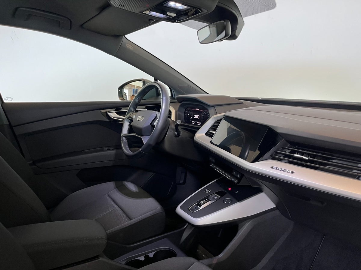 Audi Q4 e-tron S-line quattro Van