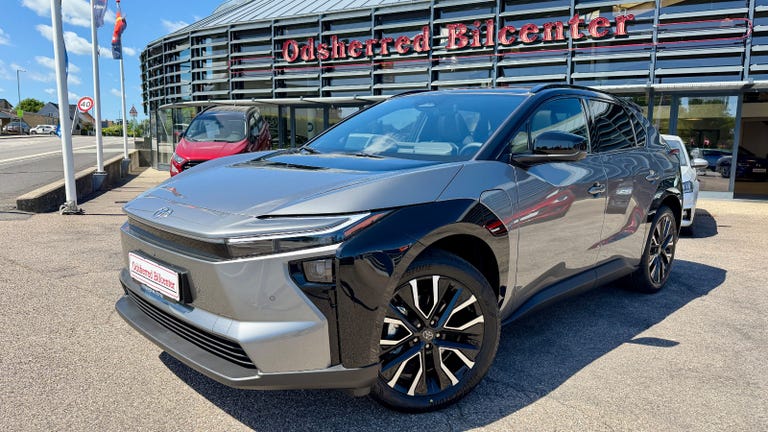 Toyota bZ4X Lounge & Sky AWD