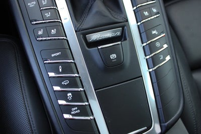 Porsche Macan S PDK Van