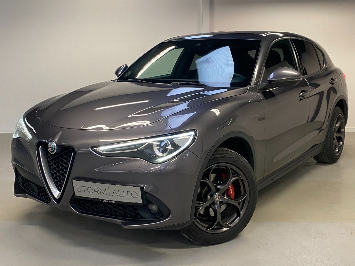 Alfa Romeo Stelvio 2017