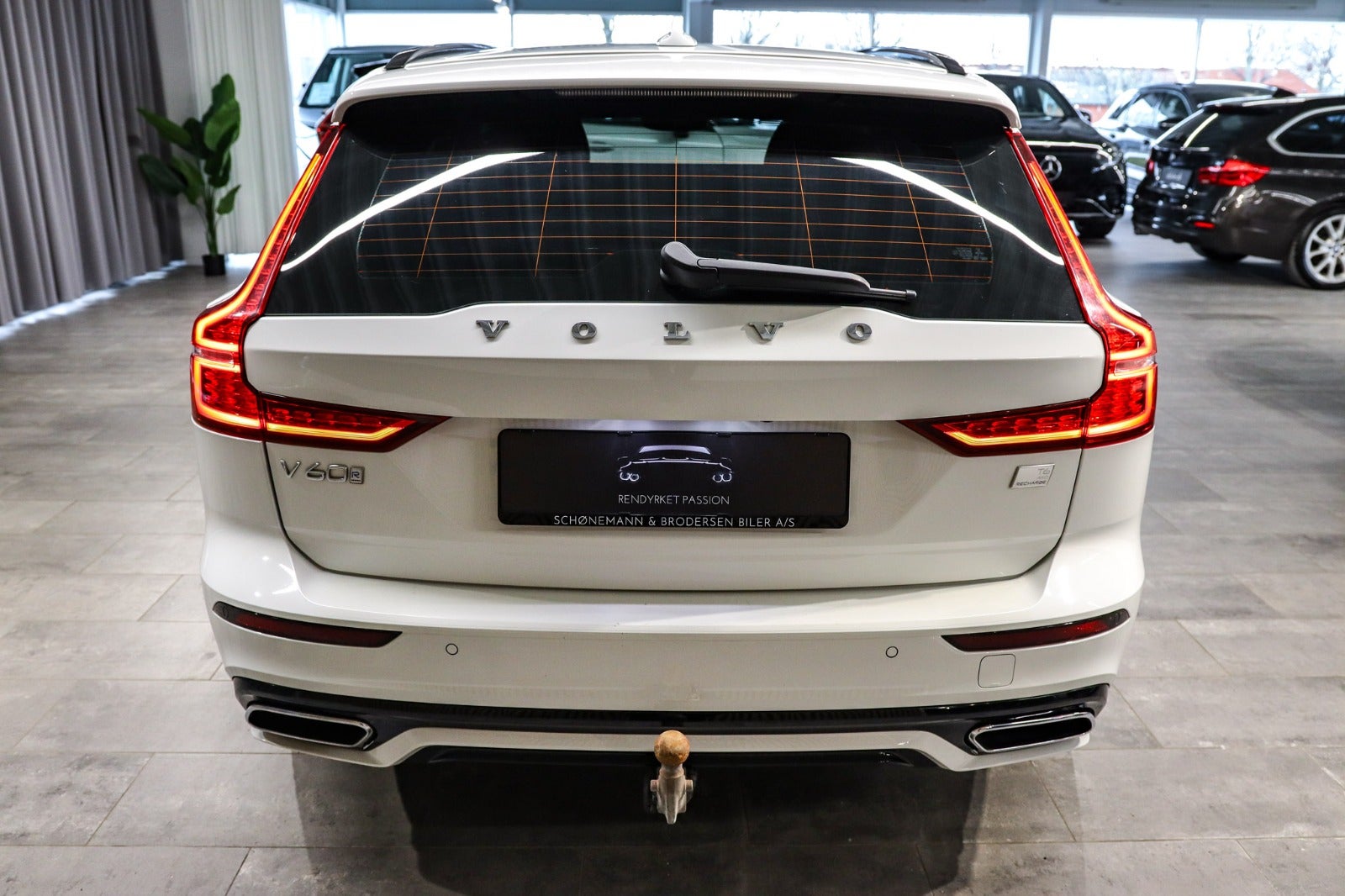 Billede af Volvo V60 2,0 T6 ReCharge R-Design aut. AWD