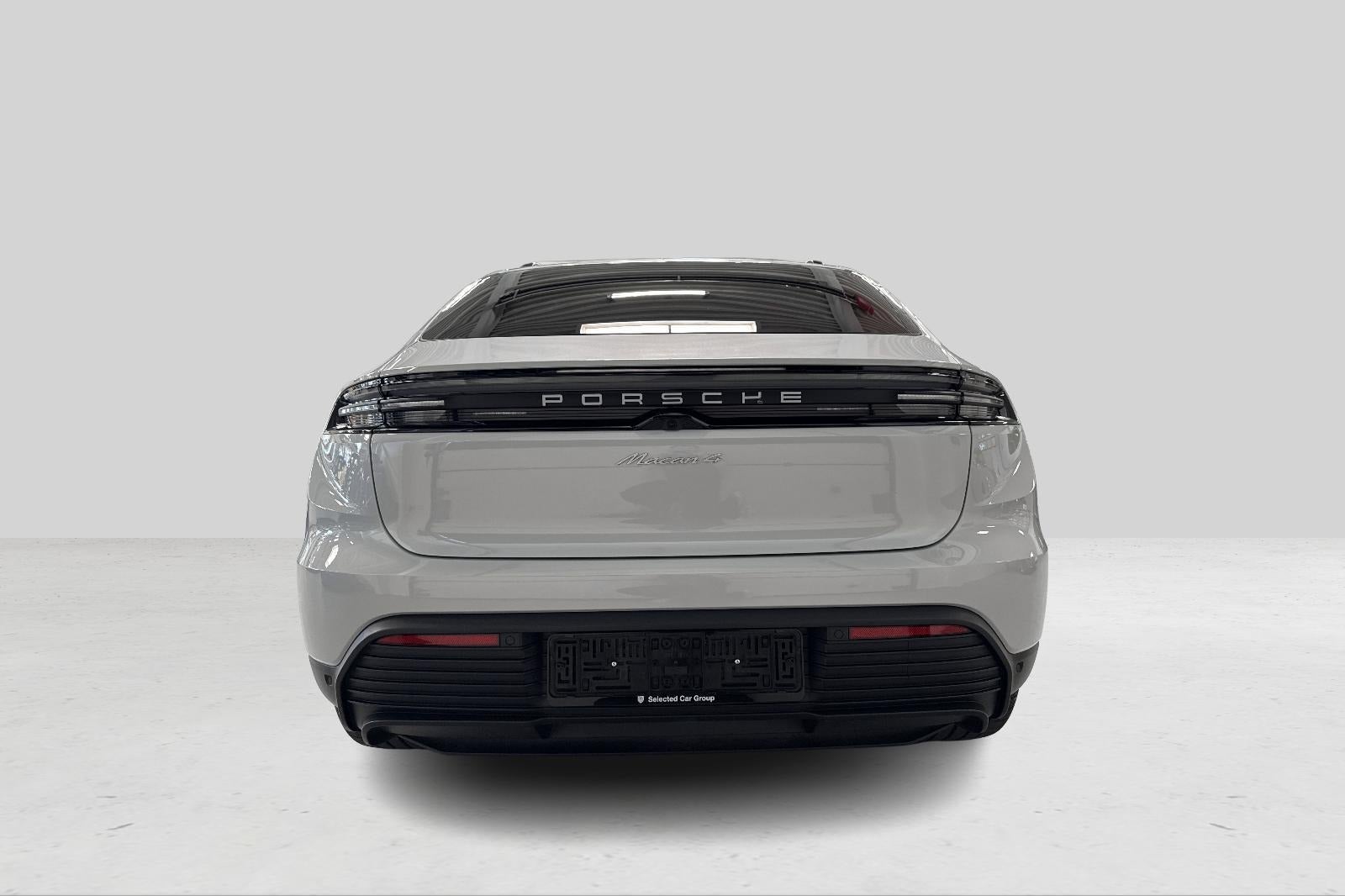 Porsche Macan 4