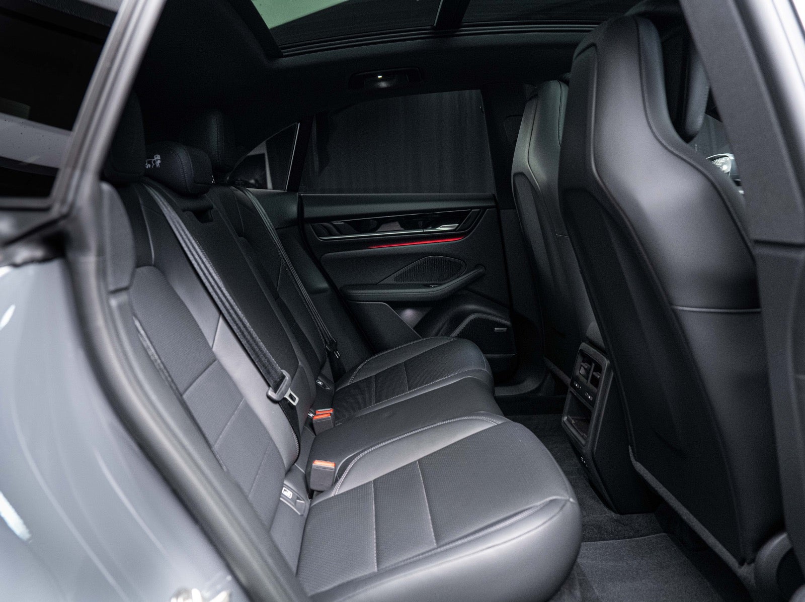 Gallery image 18 of 18