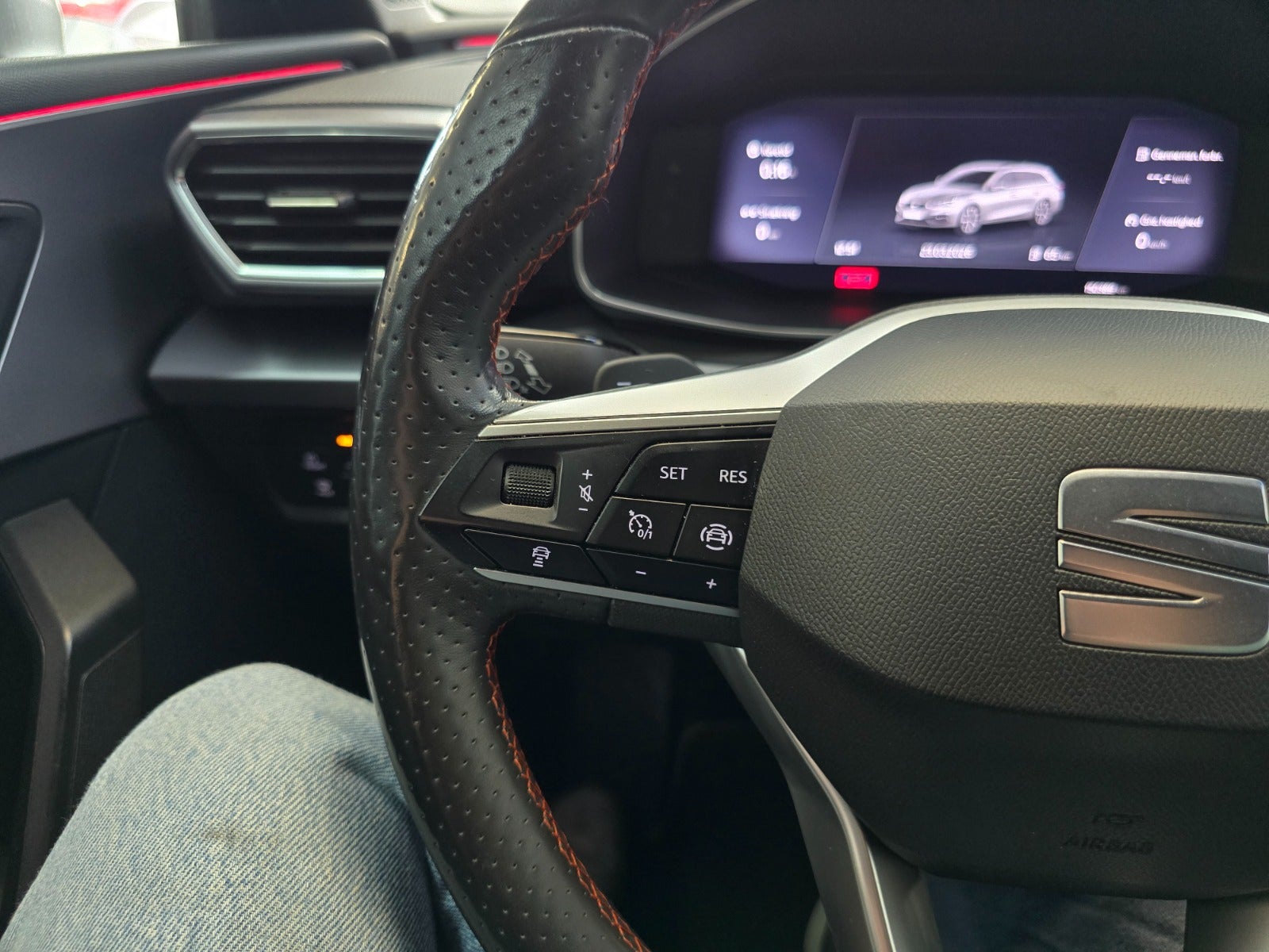 Billede af Seat Leon 1,5 eTSi 150 FR Sportstourer DSG