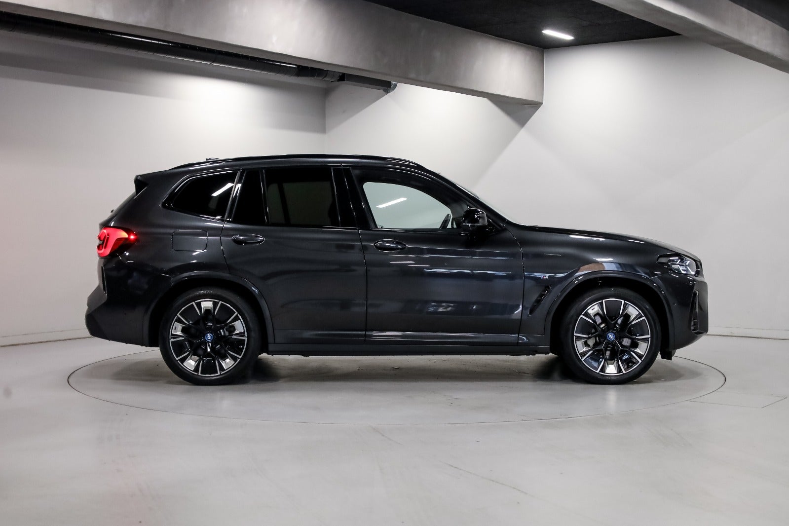 BMW iX3 Charged Plus M-Sport