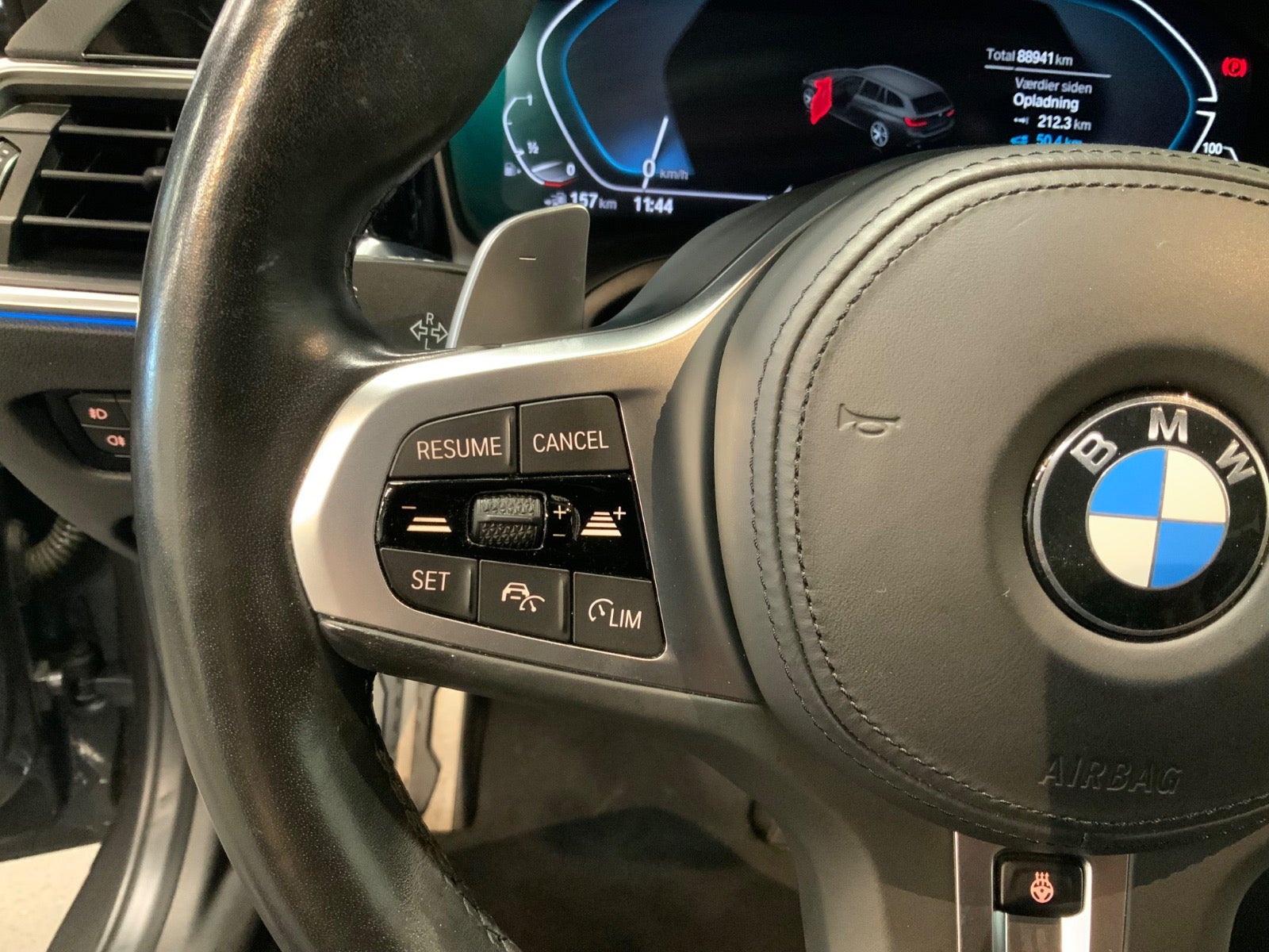 BMW 330e