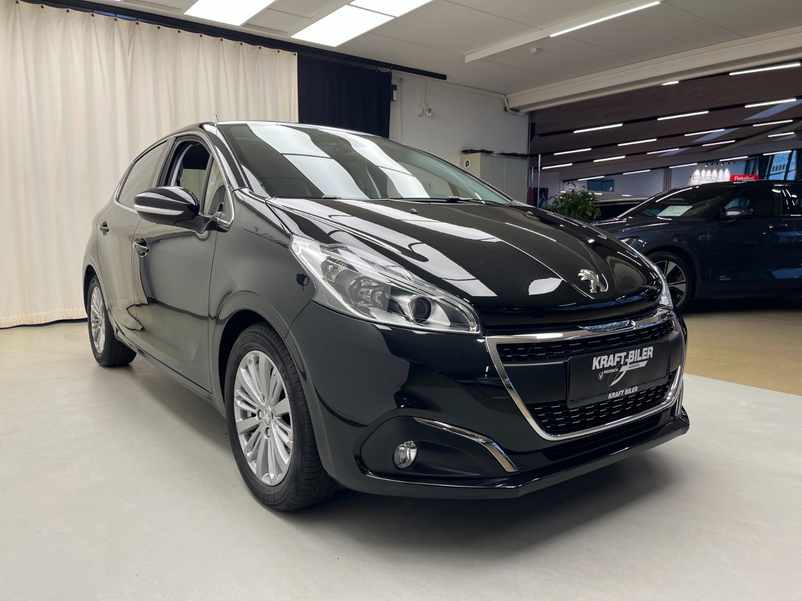 Billede af Peugeot 208 1,5 BlueHDi 100 Signature Sky