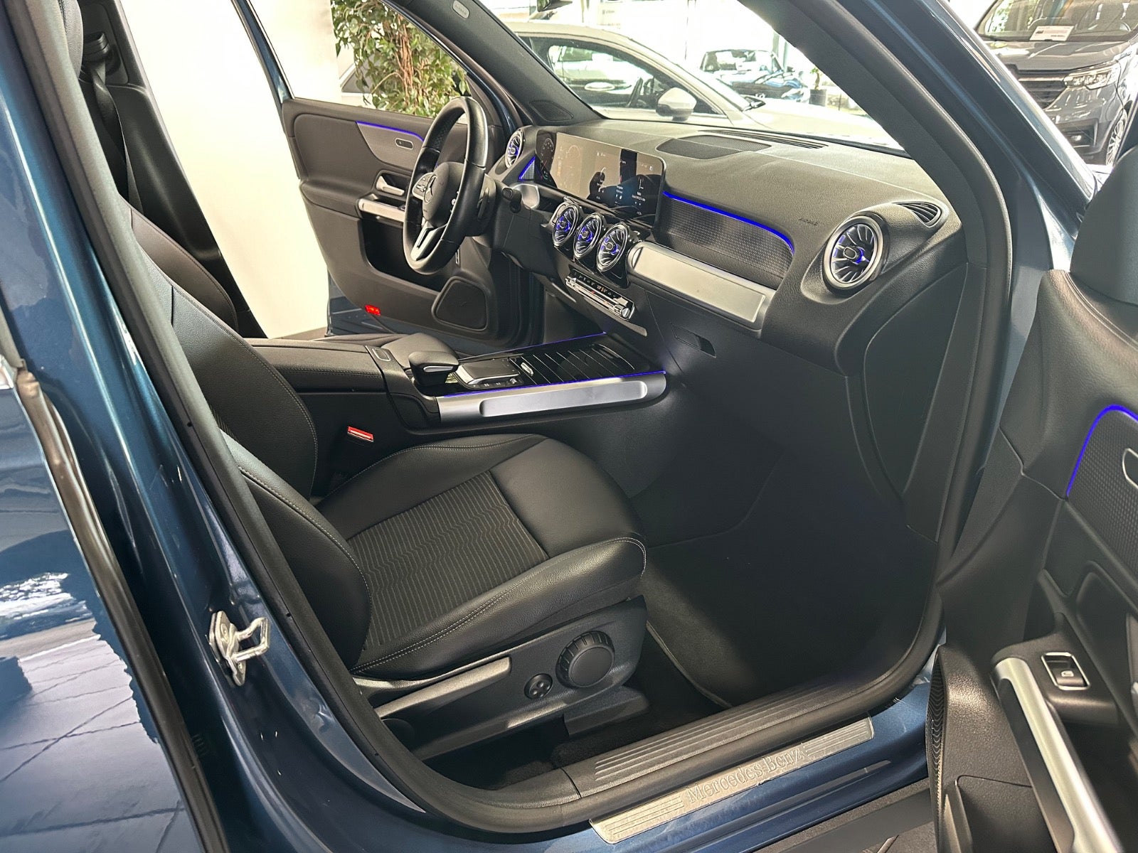 Mercedes EQB300, Billede 4