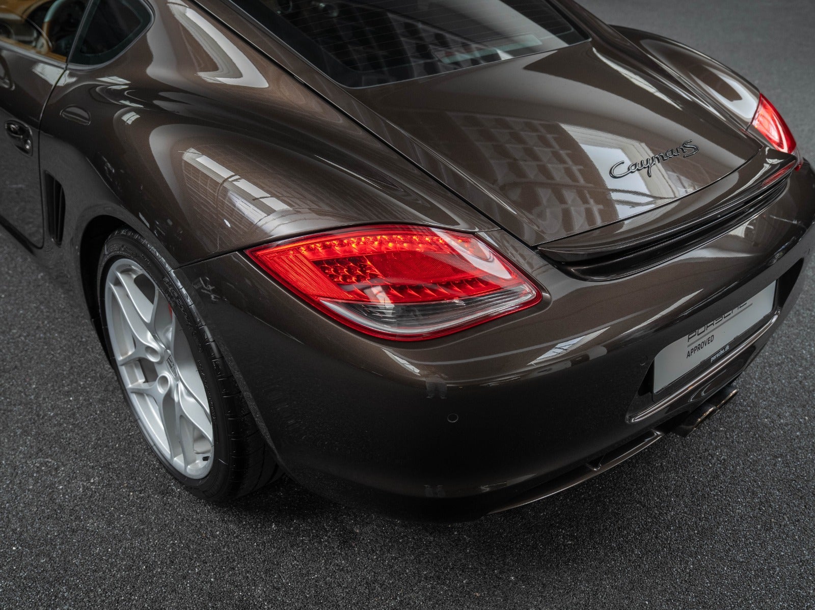 Gallery image 4 of 18